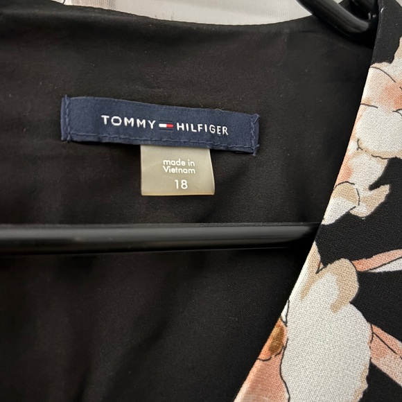 Tommy Hilfiger Black and Cream Flutter Sleeve Maxi Dress - Picture 3 of 3